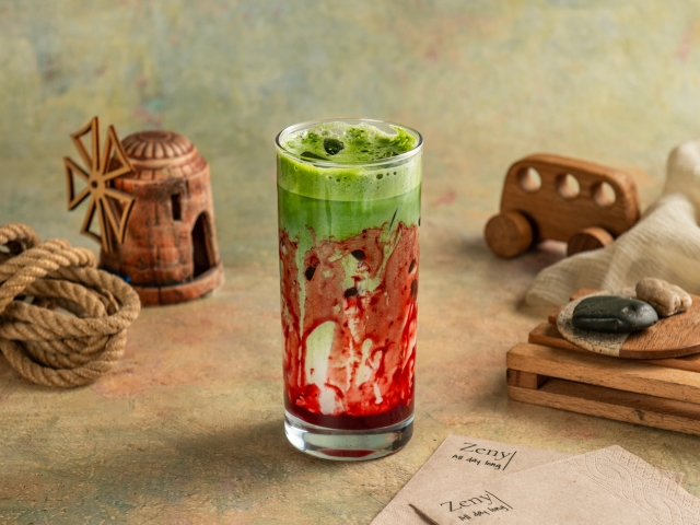 STRAWBERRY MATCHA
